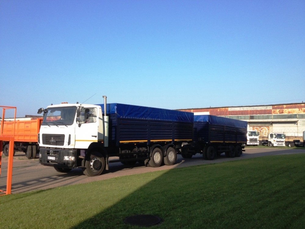 Бортовой автомобиль-зерновоз МАЗ 6312С9 